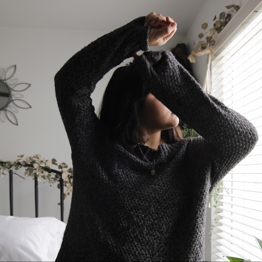 CHAPS mix grey sweater.